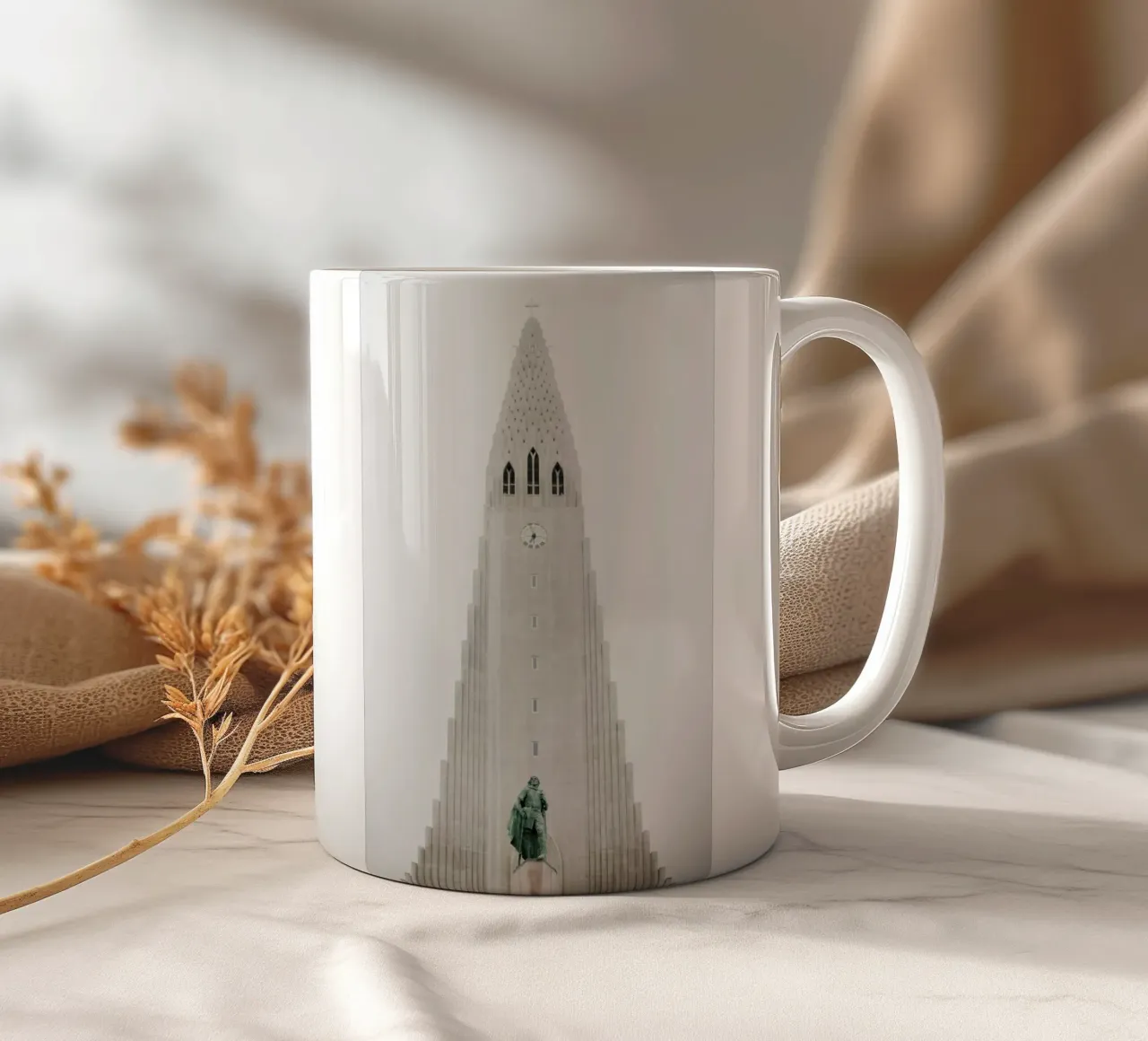Chiesa in Islanda tazza in ceramica da Simon Koy