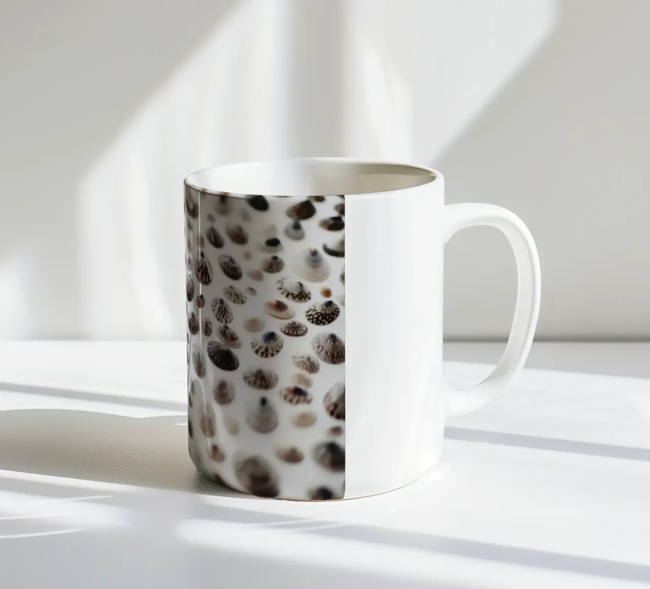 Cozze in Islanda tazza in ceramica da Simon Koy