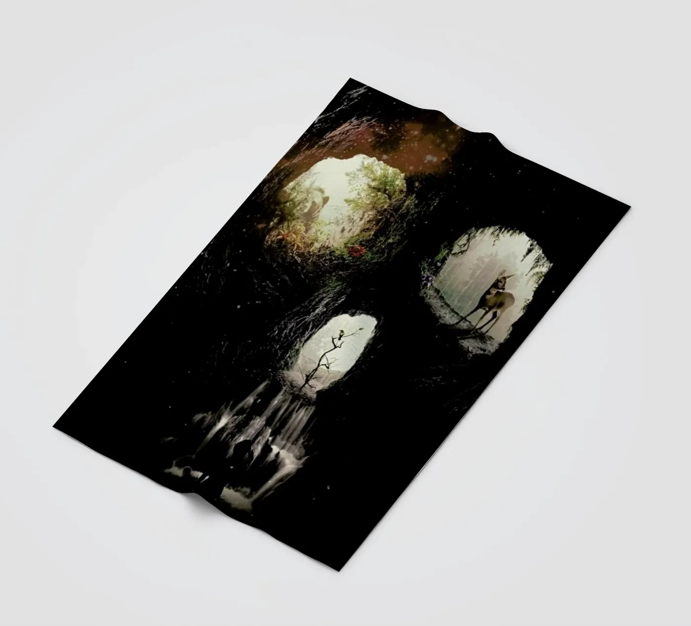 Cave Skull Fleecedecke von Ali Gulec