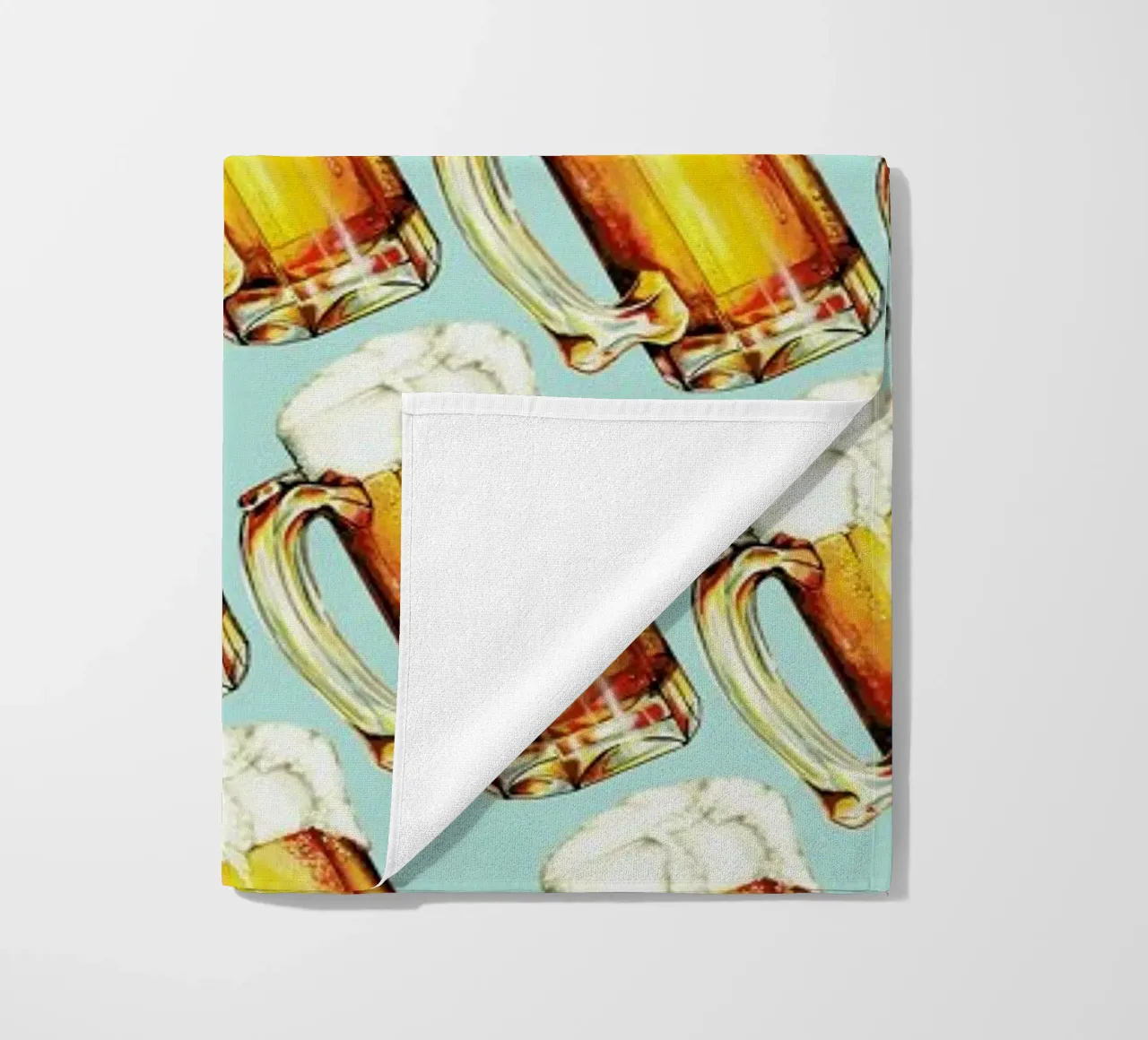 Beer Pattern telo mare da Kelly Gilleran