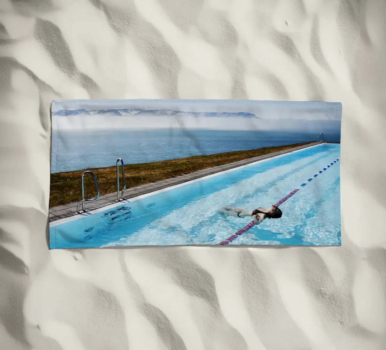 Piscina all'aperto in Islanda telo mare da Simon Koy