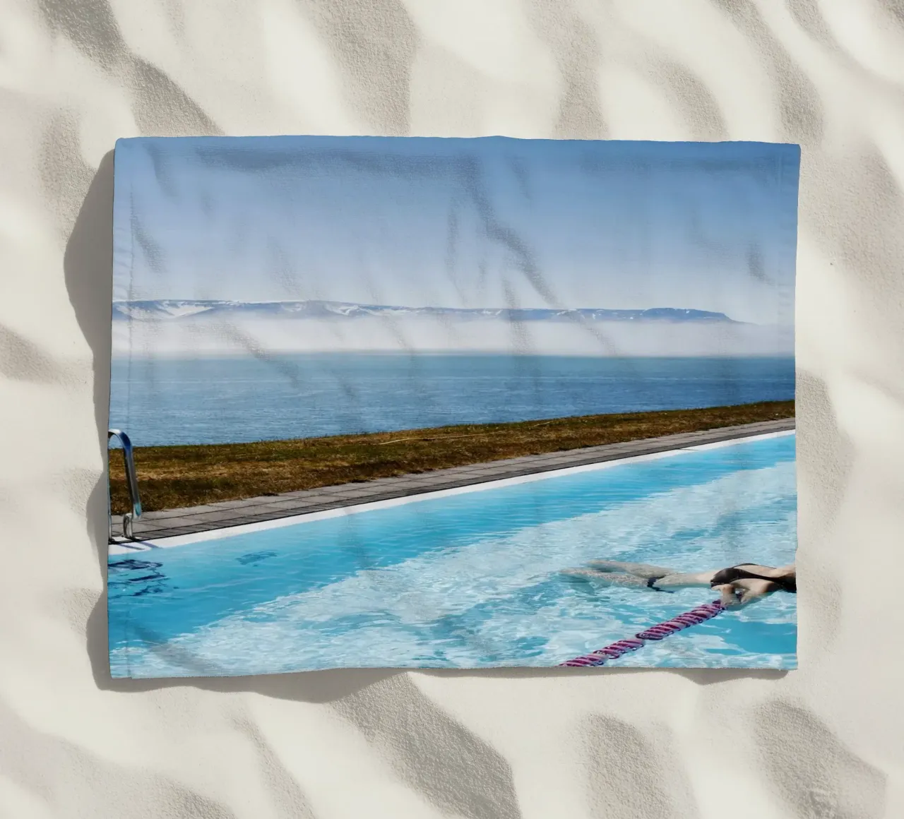 Piscina all'aperto in Islanda telo mare da Simon Koy
