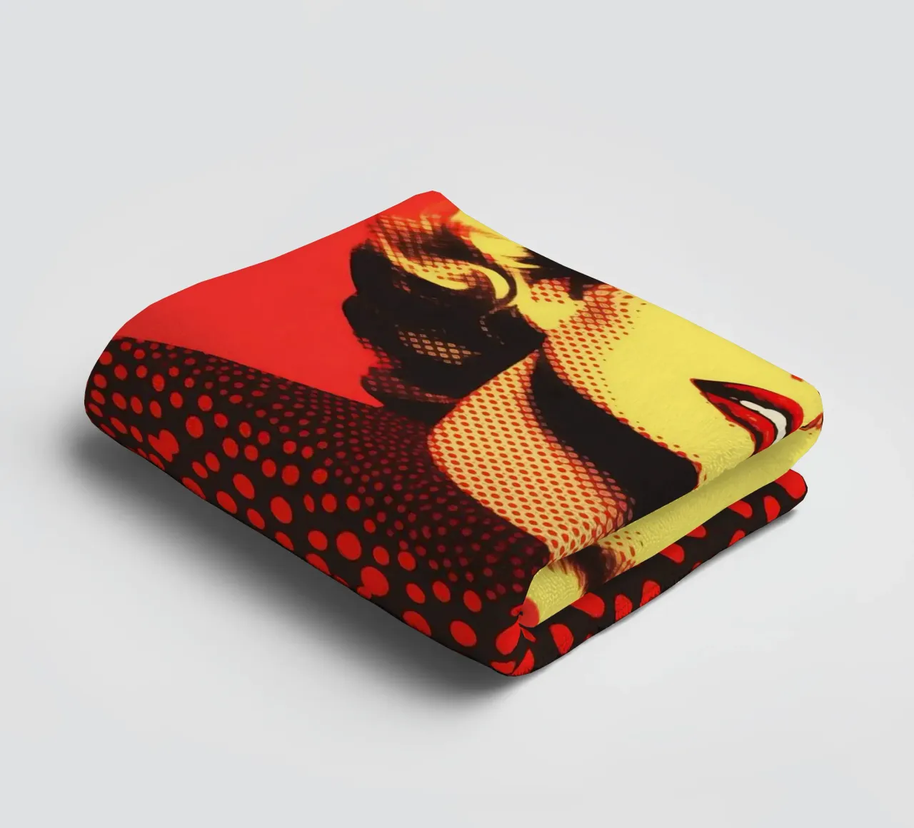 Marilyn Monroe in rood en geel | Nostalgische halftoonprint badhanddoek van Autofocus