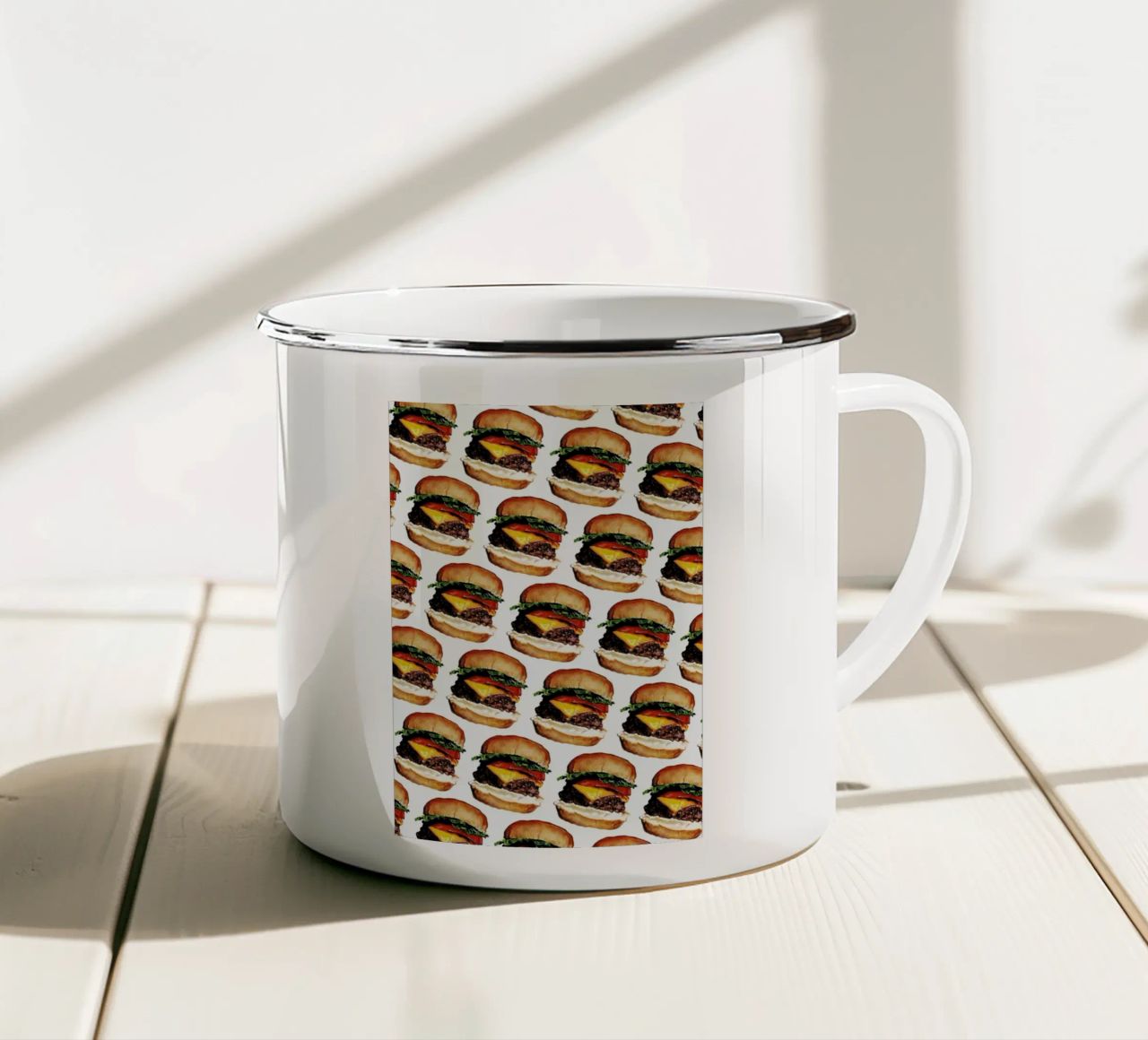 Cheeseburger Pattern tazza in smalto da Kelly Gilleran