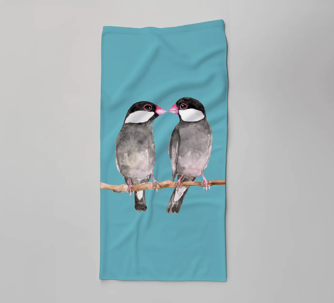 Two kissing Java sparrows Handtuch von BwiseLizzy