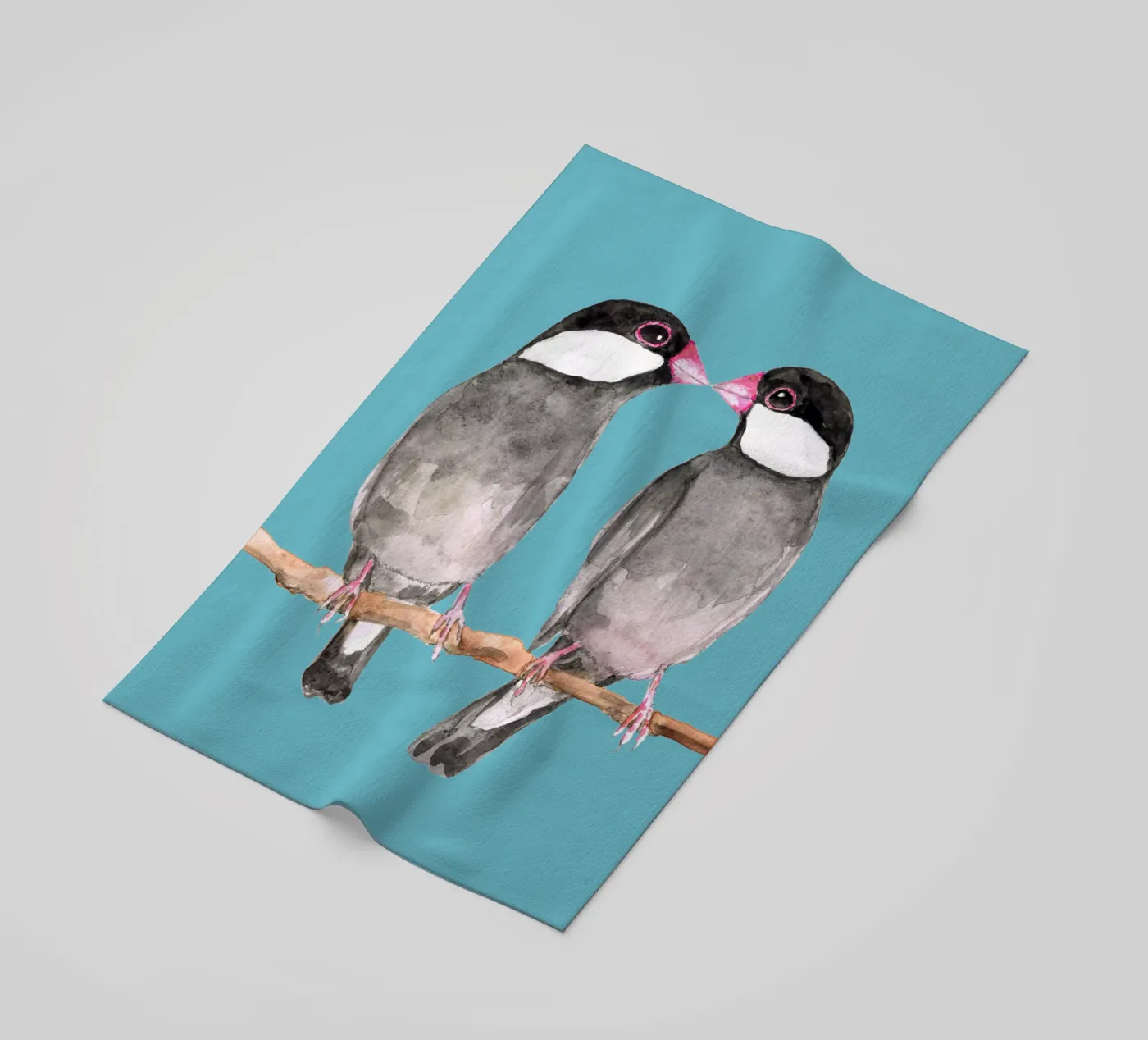 Two kissing Java sparrows strandhanddoek van BwiseLizzy