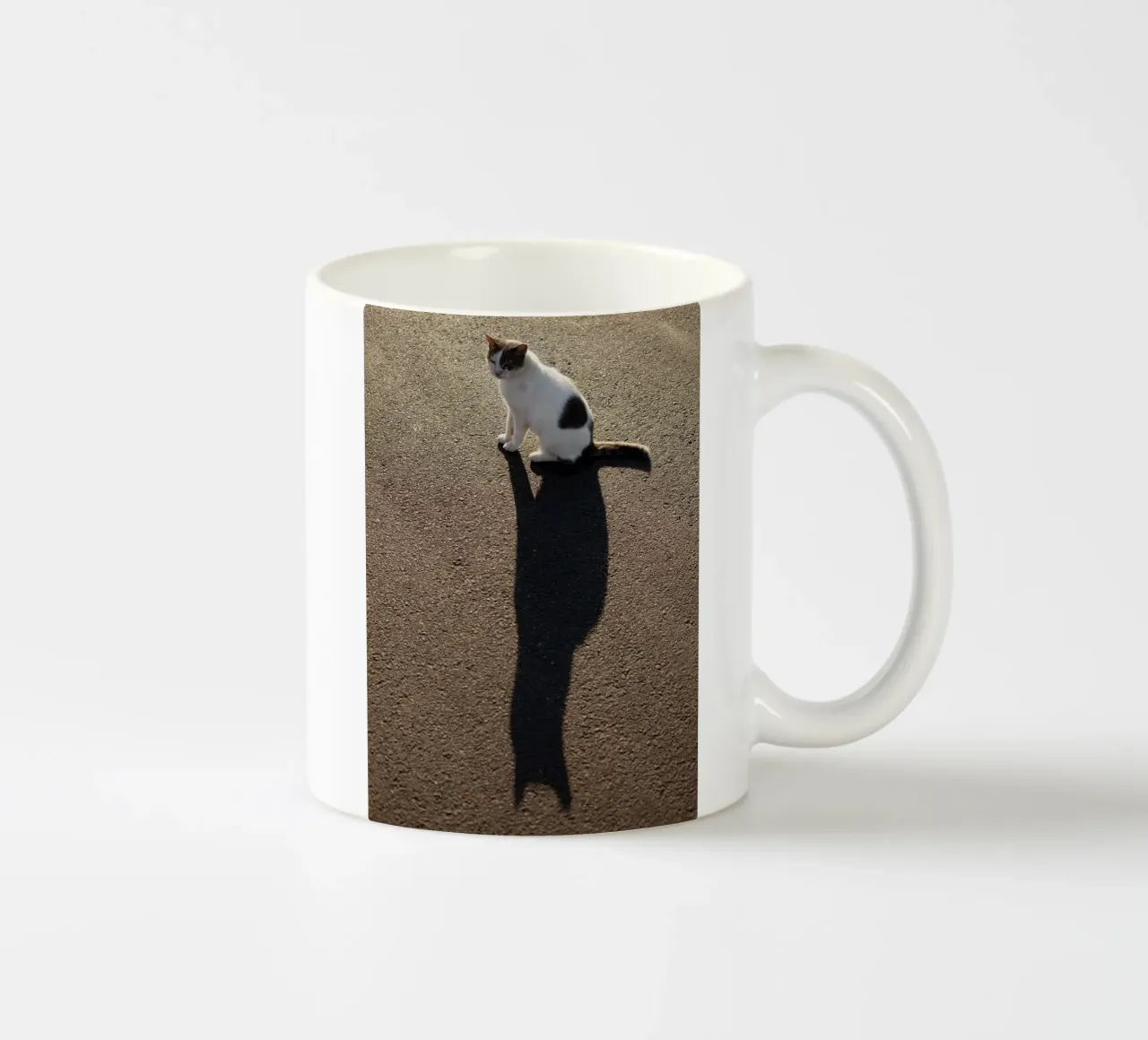 gatto in Grecia tazza in ceramica da Simon Koy