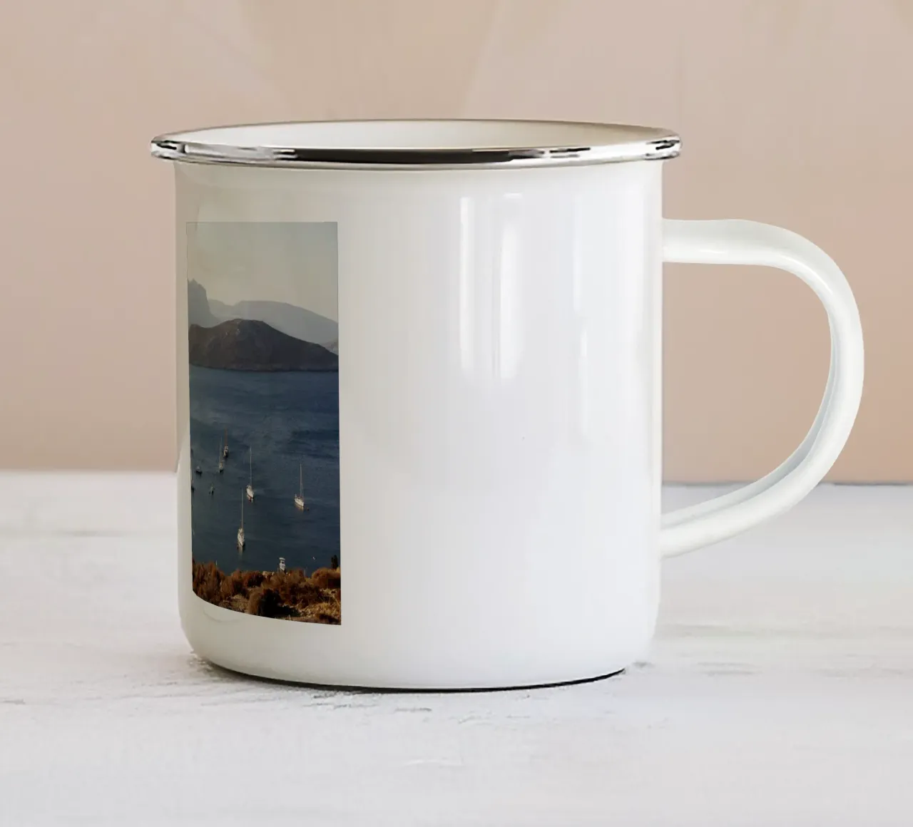 Isola, Kalymnos, Grecia tazza in smalto da Simon Koy