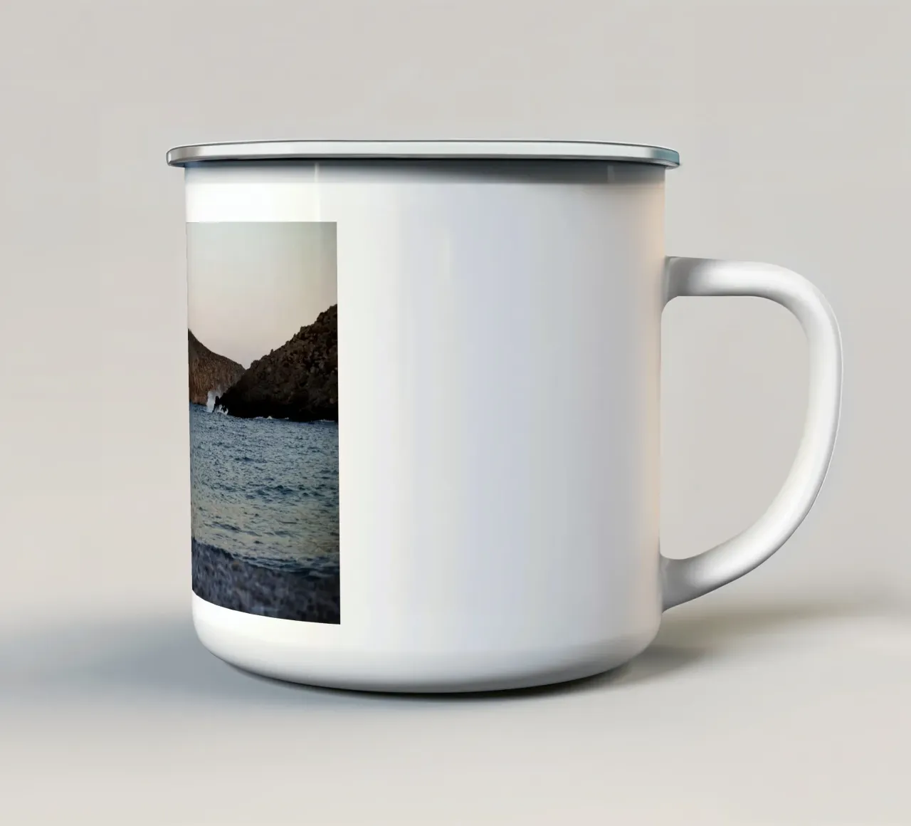 Isola, Kalymnos, Grecia tazza in smalto da Simon Koy