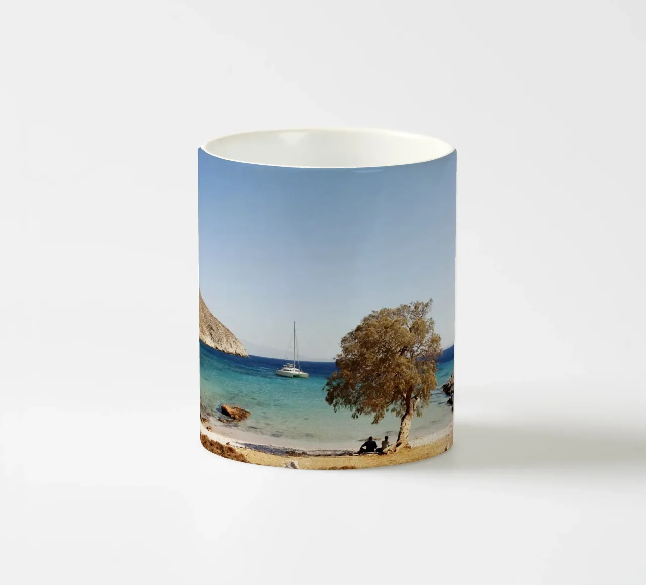 Spiaggia di AKlymnos, Grecia tazza in ceramica da Simon Koy