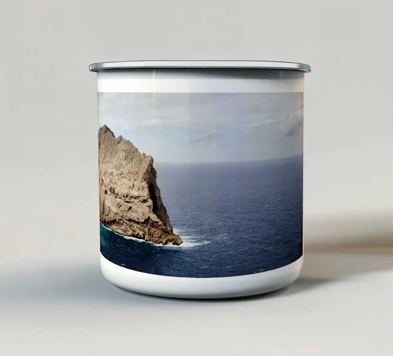 Cap Formentor, Maiorca tazza in smalto da Simon Koy