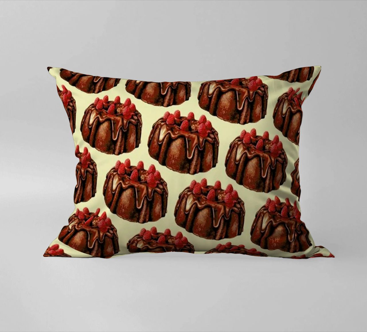 Chocolate Bundt Cake Pattern cuscino da Kelly Gilleran