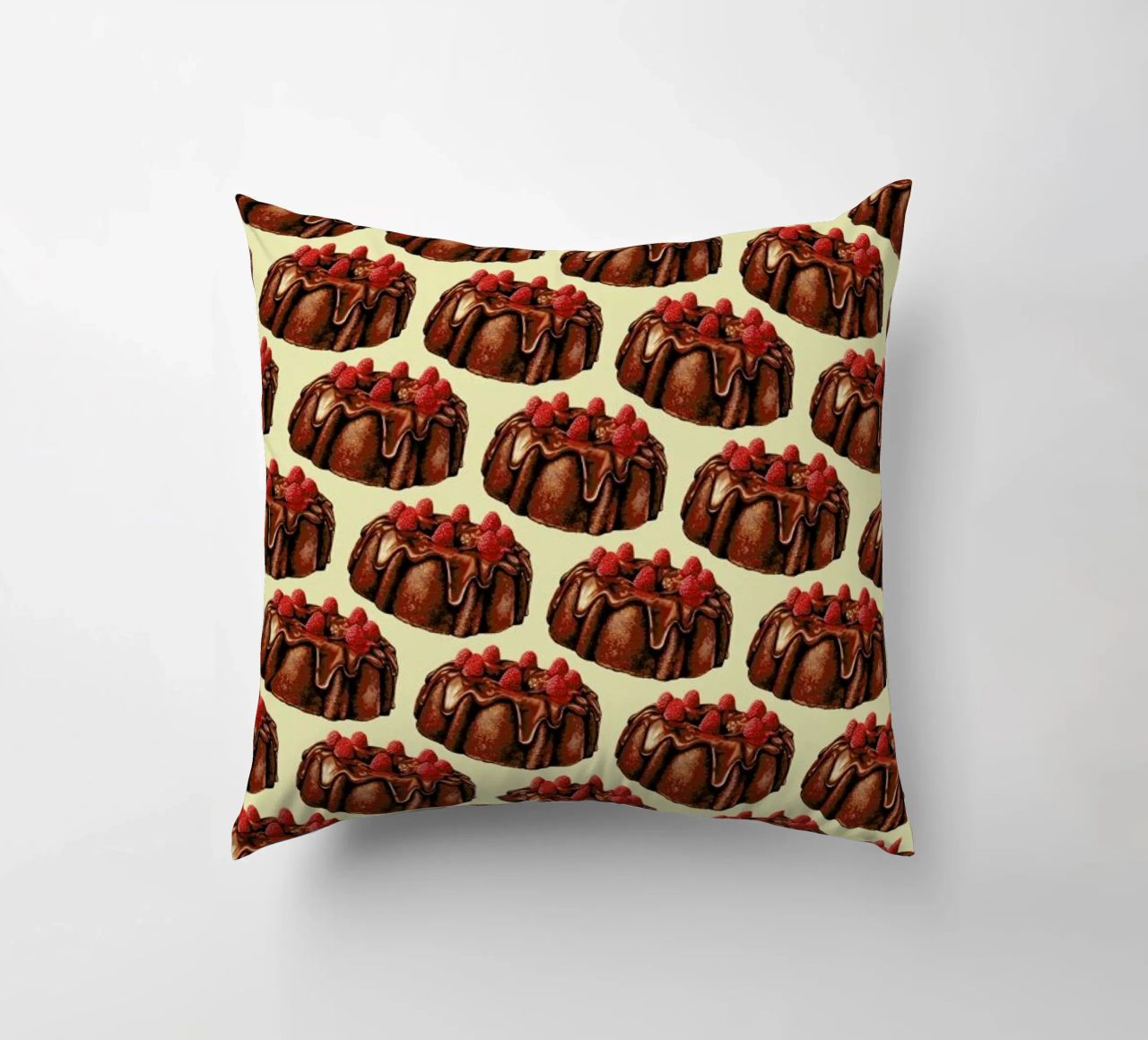 Chocolate Bundt Cake Pattern cuscino da Kelly Gilleran