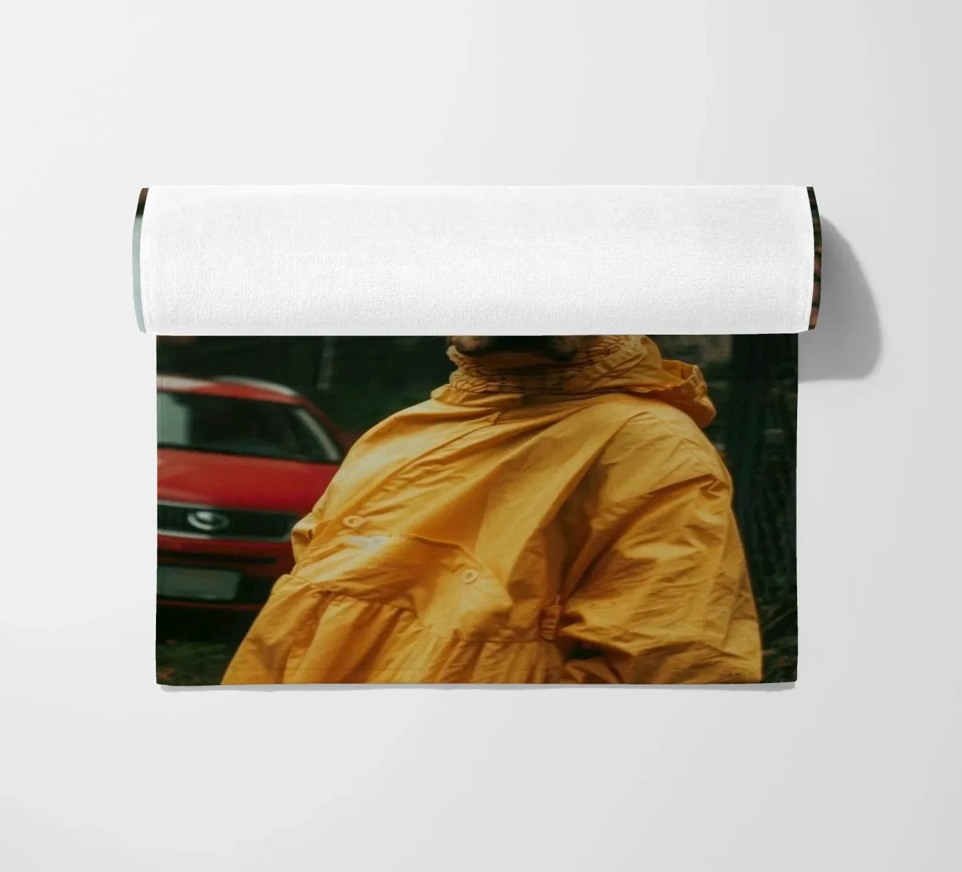 Léo beach towel by Affiches Chien Originales – Dogland