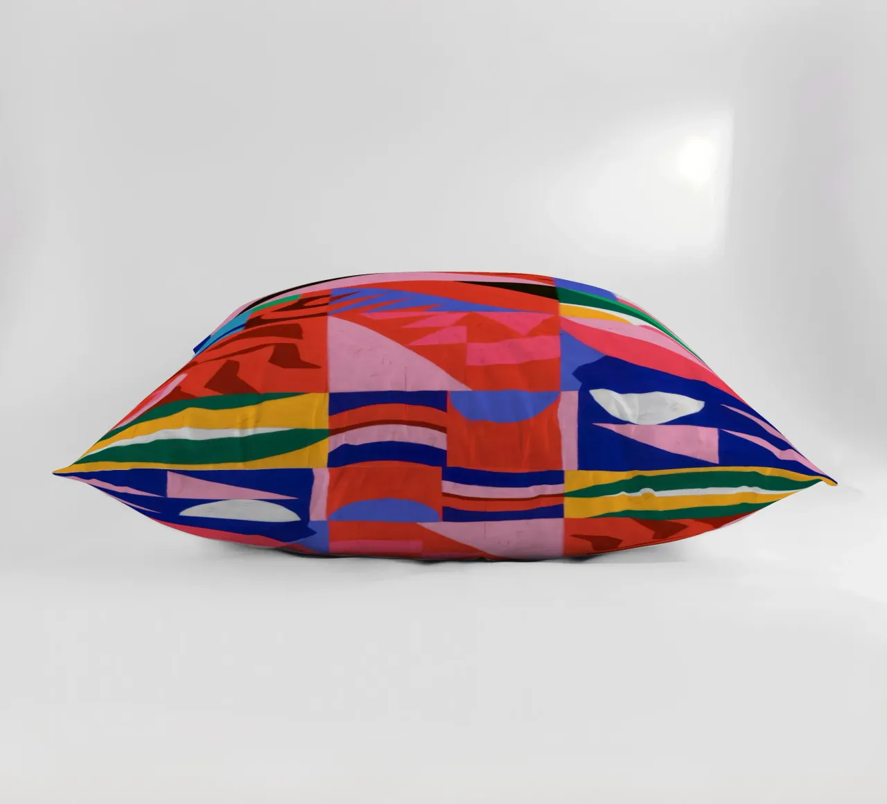 Gioco di colori di metà secolo cuscino da Katarsis Mann