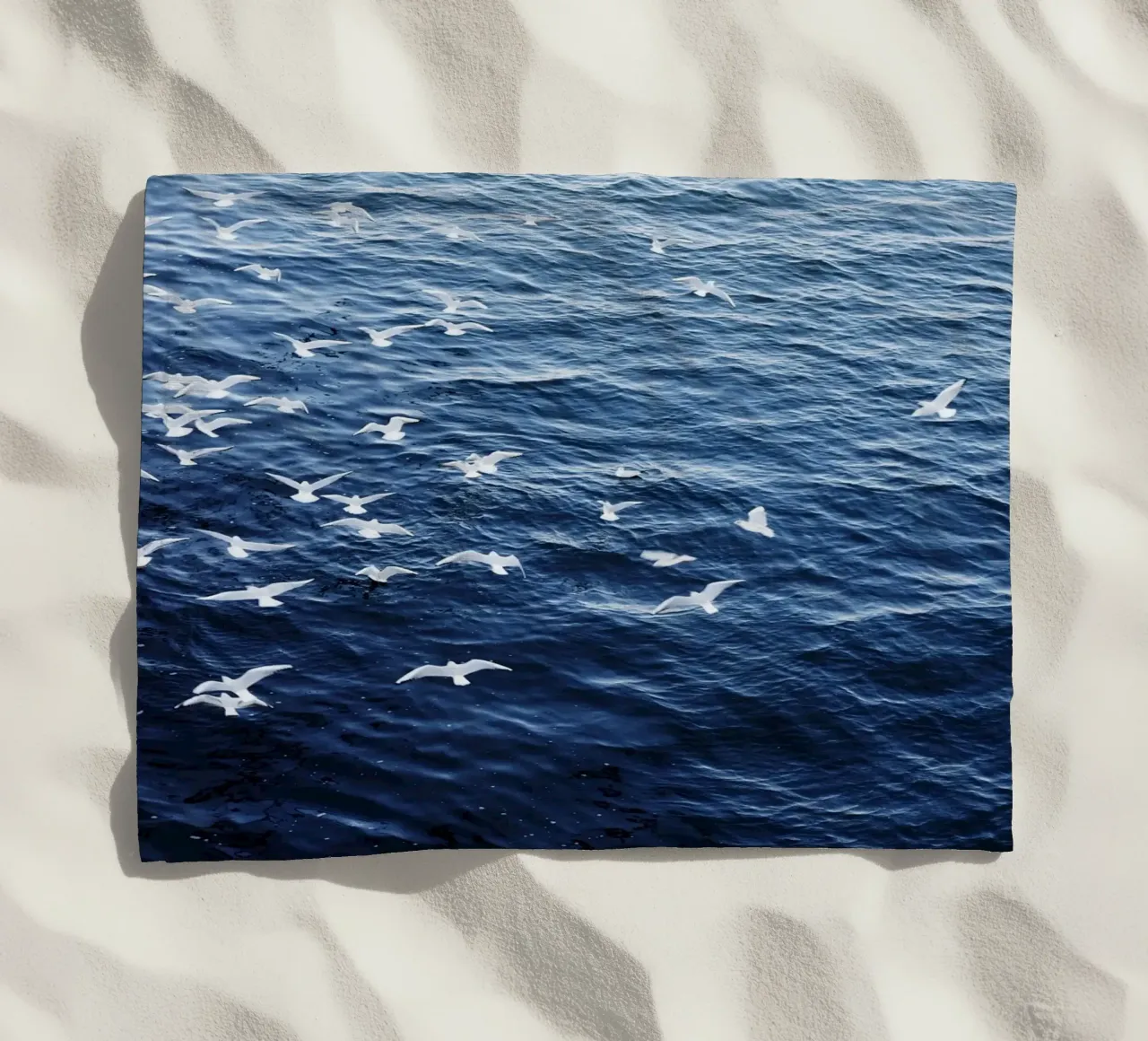 Zeemeeuwen in Wenen (Oostenrijk) strandhanddoek van Simon Koy