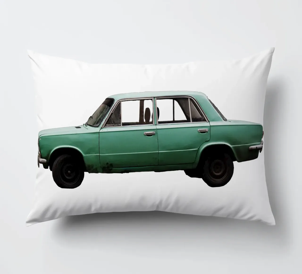 Vecchia auto Ucraina cuscino da Simon Koy