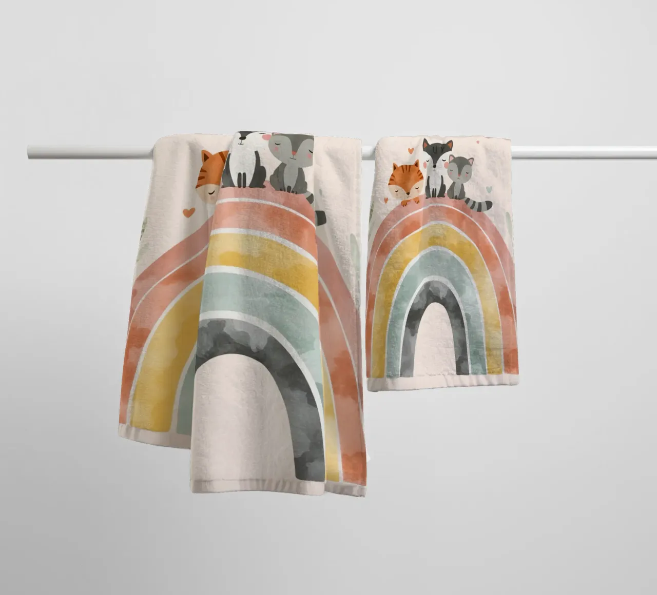 Simpáticos animales de dibujos animados en un arco iris con soles y nubes toalla de baño de DesignDoodle