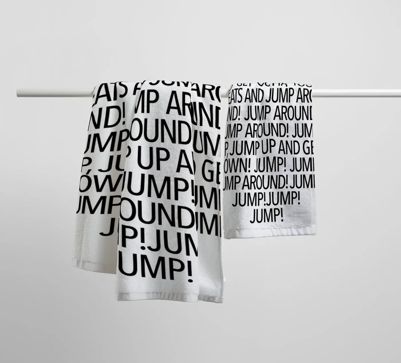 Jump! towel by Studio One