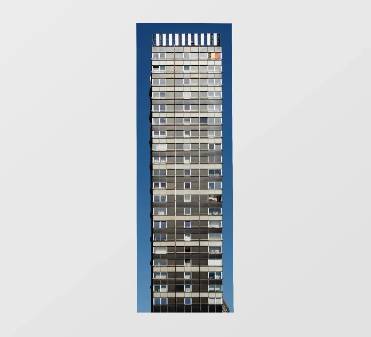 Edificio alto a Liegi (Belgio) telo in pvc da Simon Koy