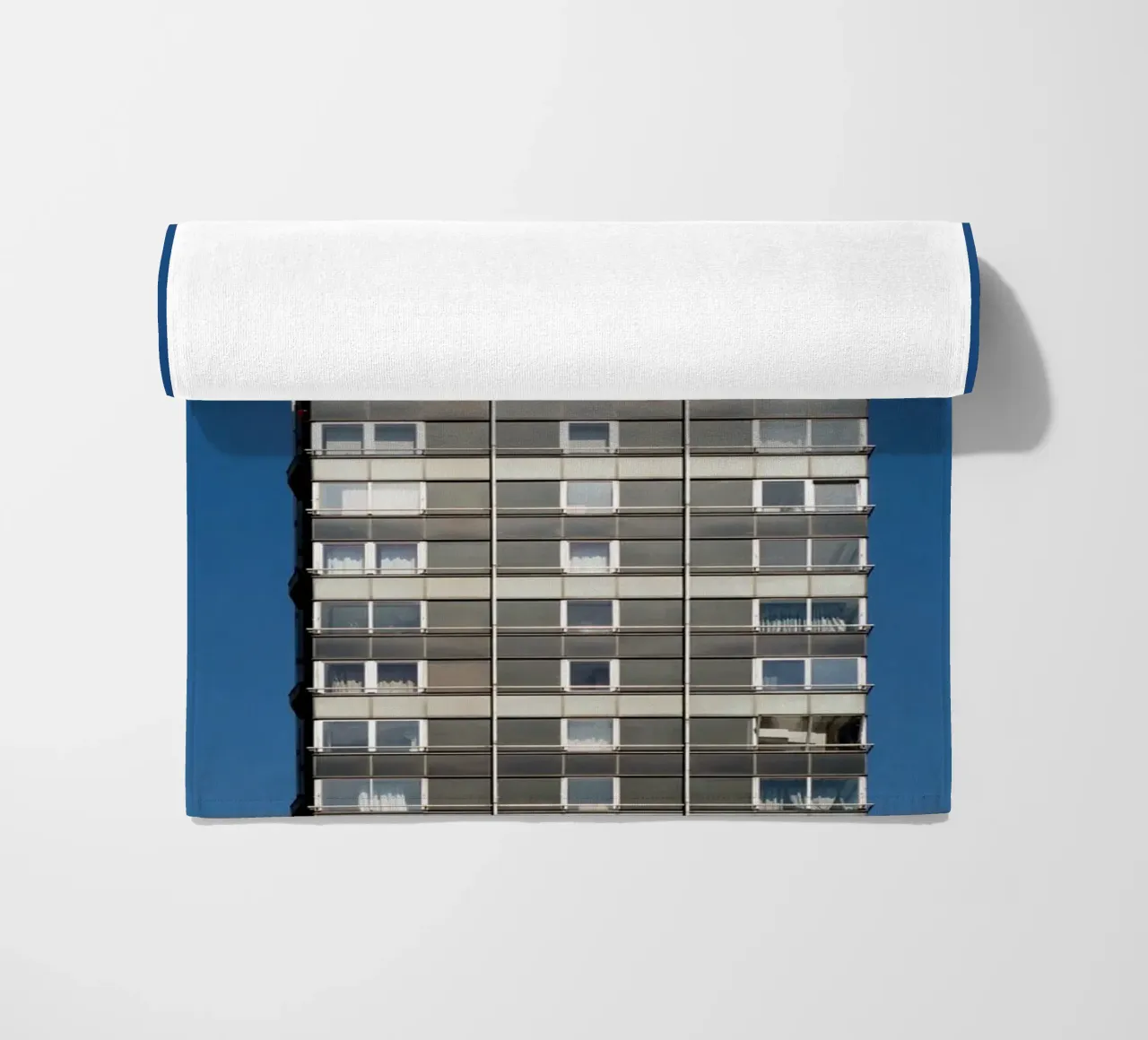 Edificio alto a Liegi (Belgio) telo mare da fotokunst