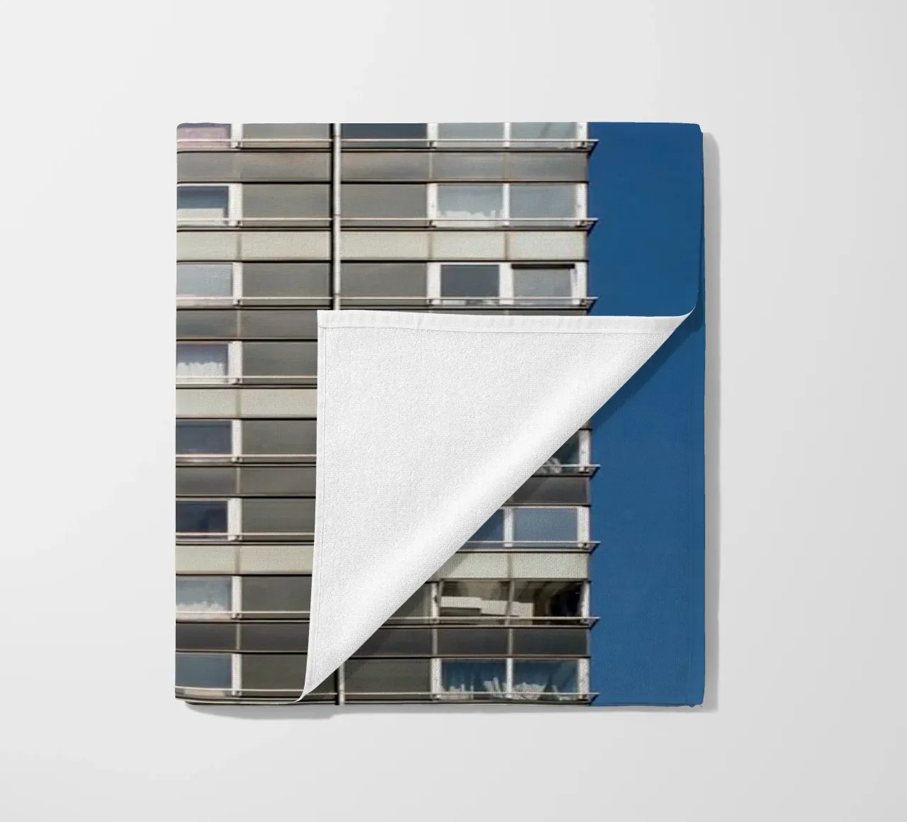 Edificio alto a Liegi (Belgio) telo mare da fotokunst