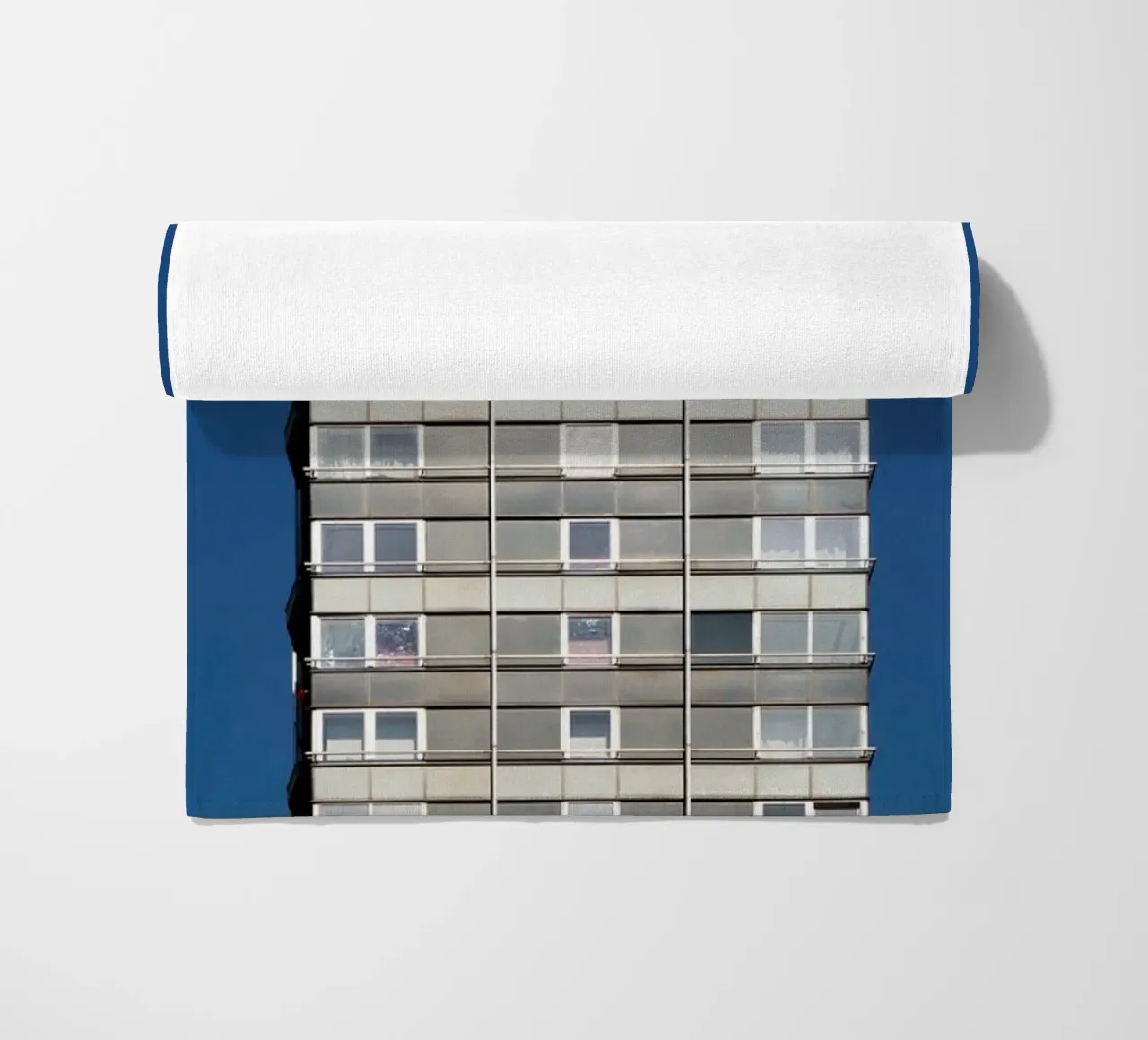 Edificio alto a Liegi (Belgio) telo mare da fotokunst