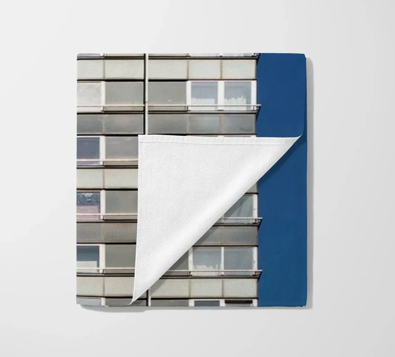 Edificio alto a Liegi (Belgio) telo mare da fotokunst