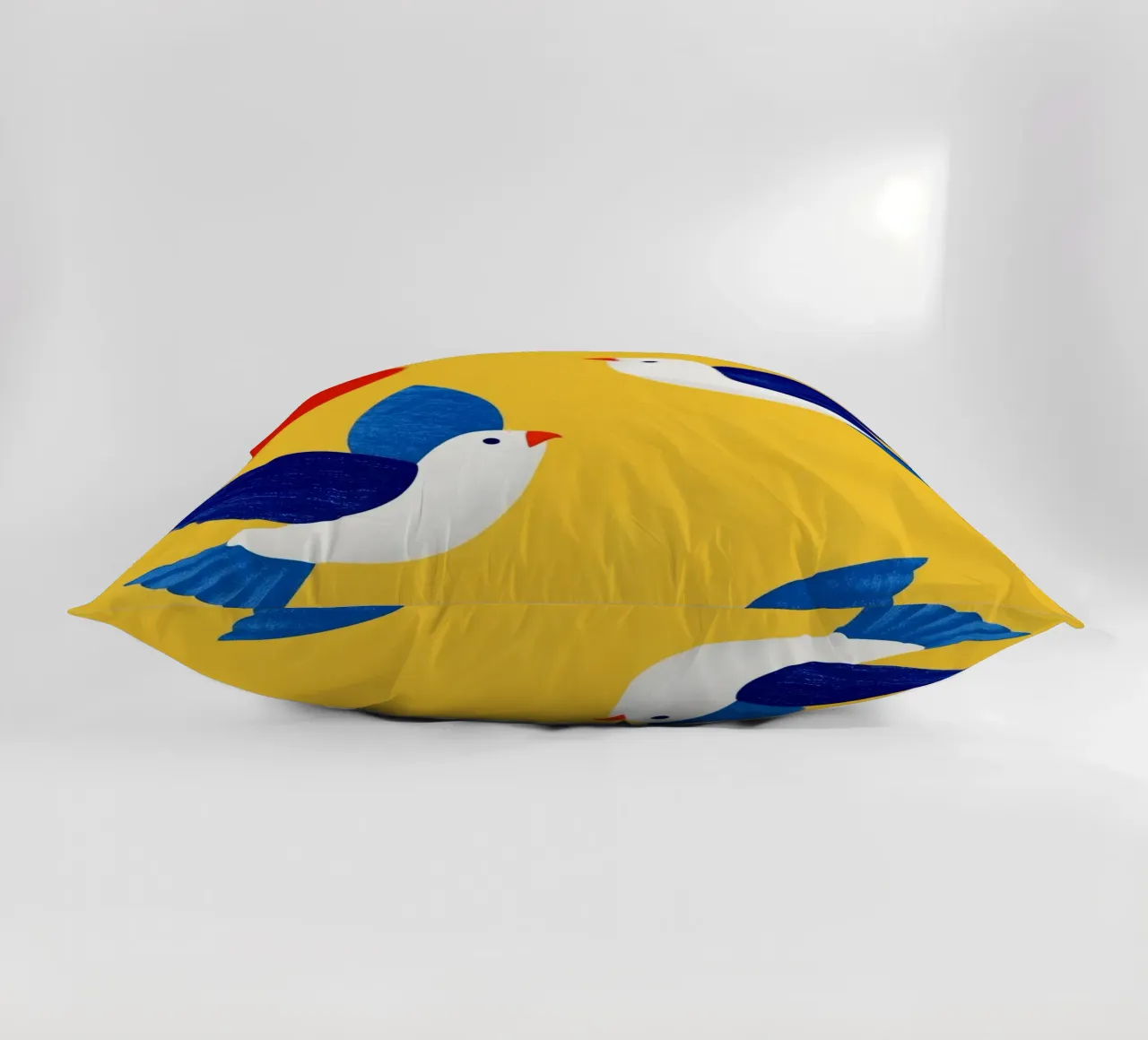 Minimal Blue and White Doves on Yellow cuscino da Luca