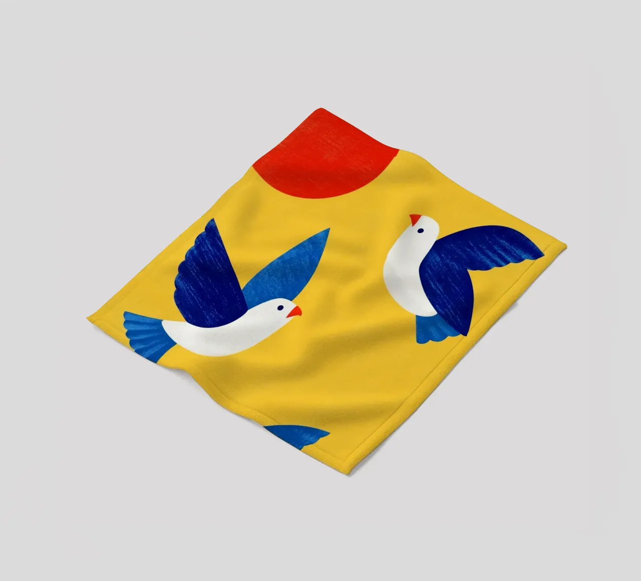 Minimal Blue and White Doves on Yellow coperta in pile da Luca