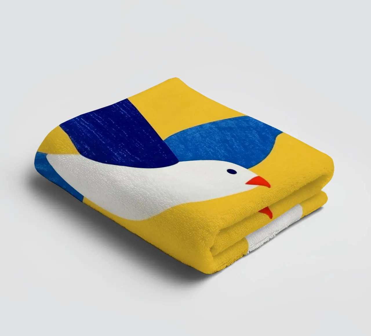 Minimal Blue and White Doves on Yellow asciugamano da bagno da Luca