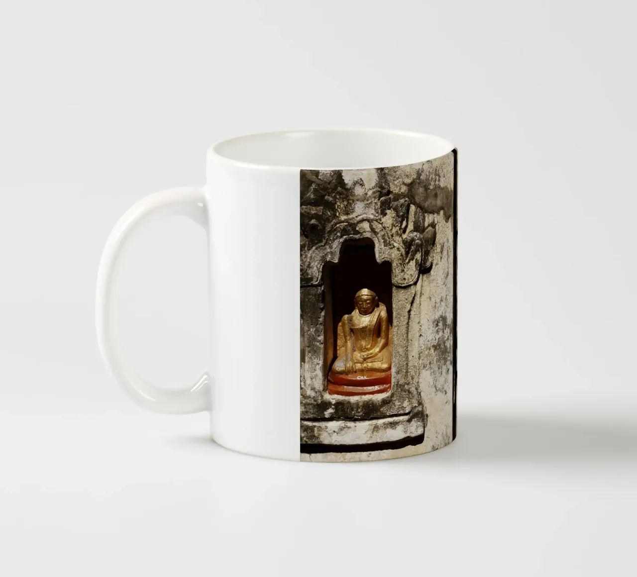 Bagan, complesso di templi del Myanmar tazza in ceramica da Simon Koy