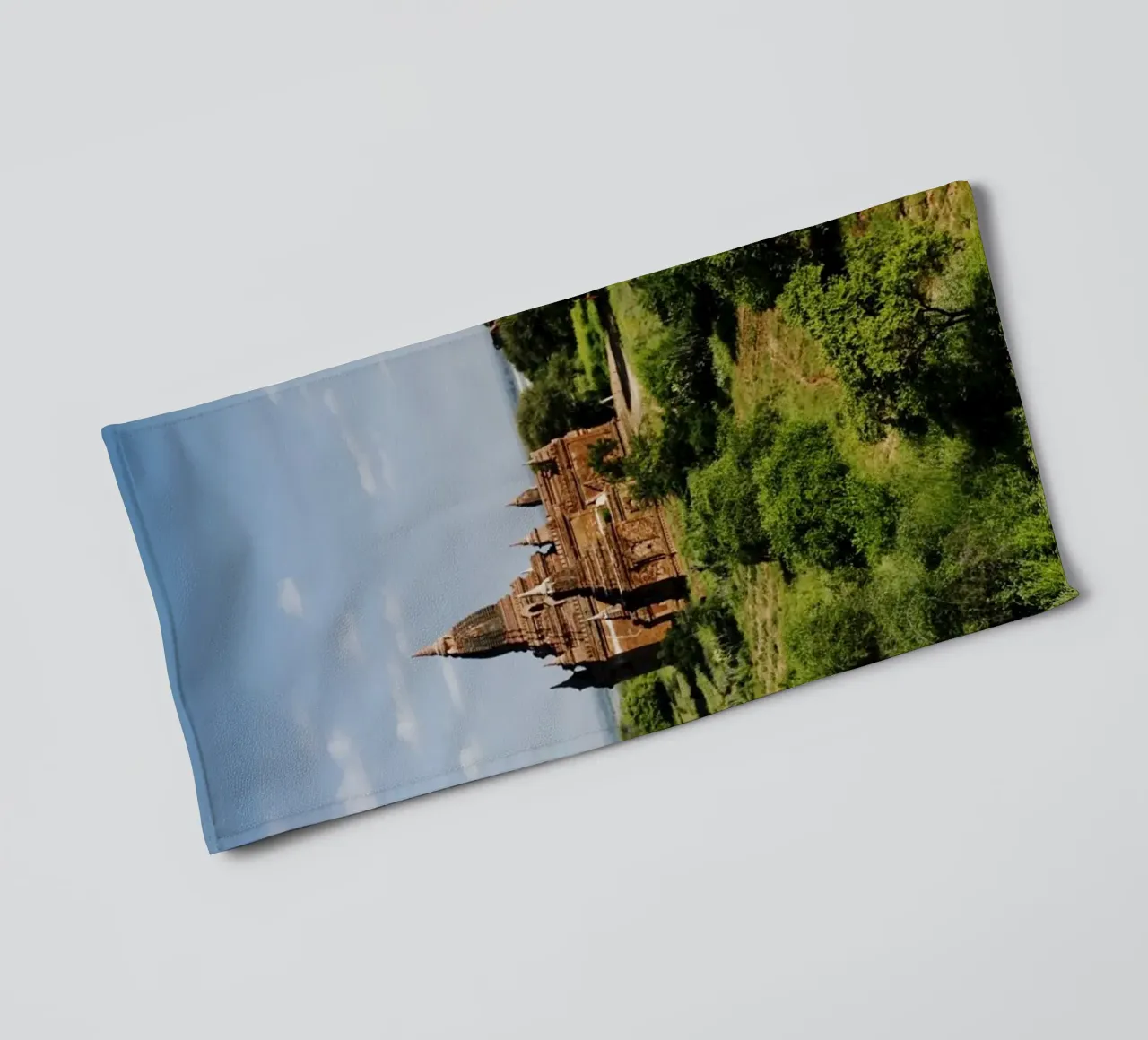 Bagan, complesso di templi del Myanmar asciugamano da bagno da Simon Koy