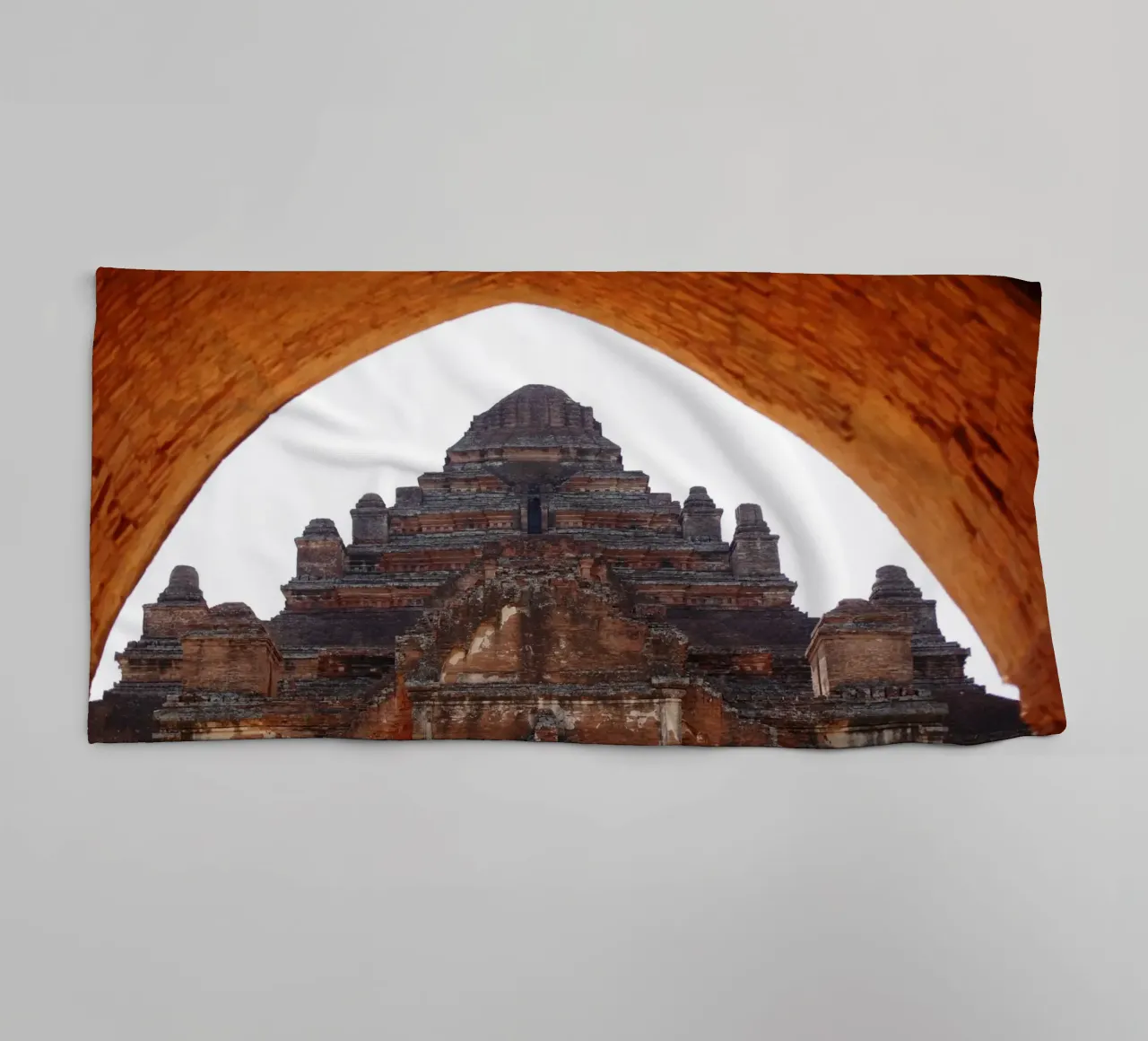 Bagan, complesso di templi del Myanmar asciugamano da bagno da Simon Koy