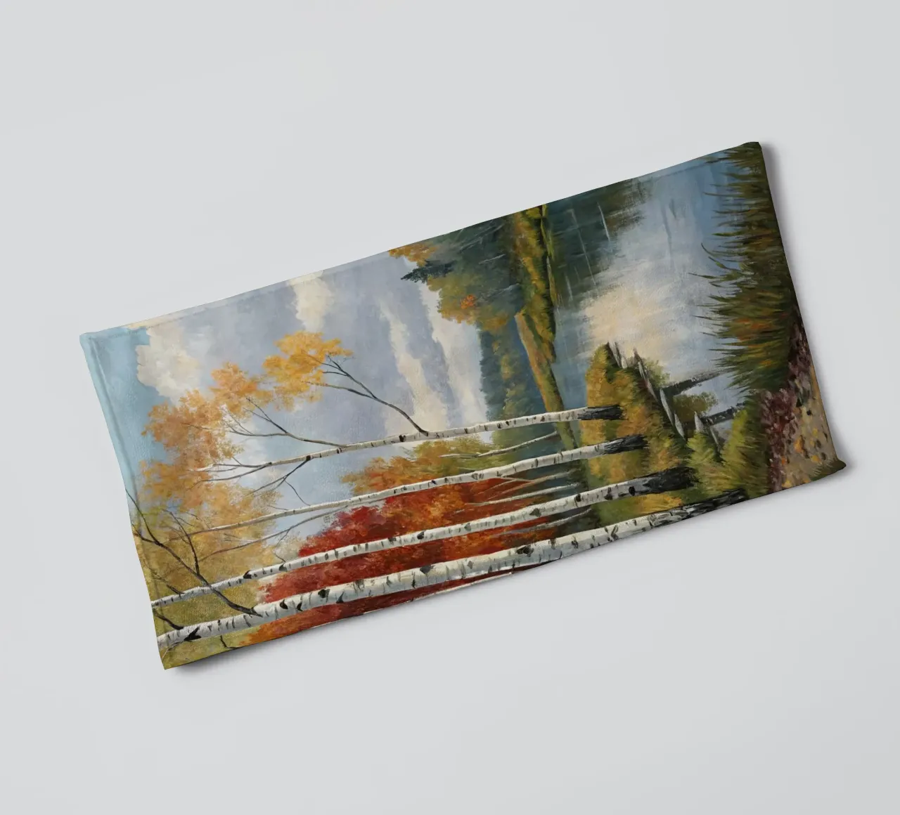 Bouleaux d'automne dorés au bord d'une rivière douce serviette de bain de Artistic-shop