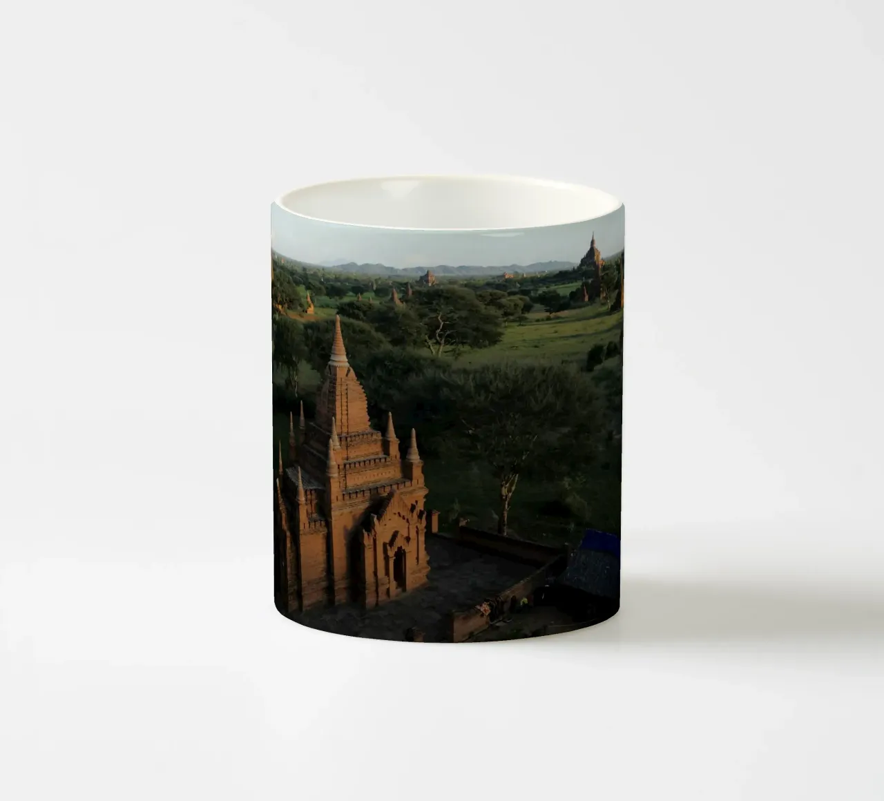 Myanmar, complesso di templi di Bagan tazza in ceramica da Simon Koy
