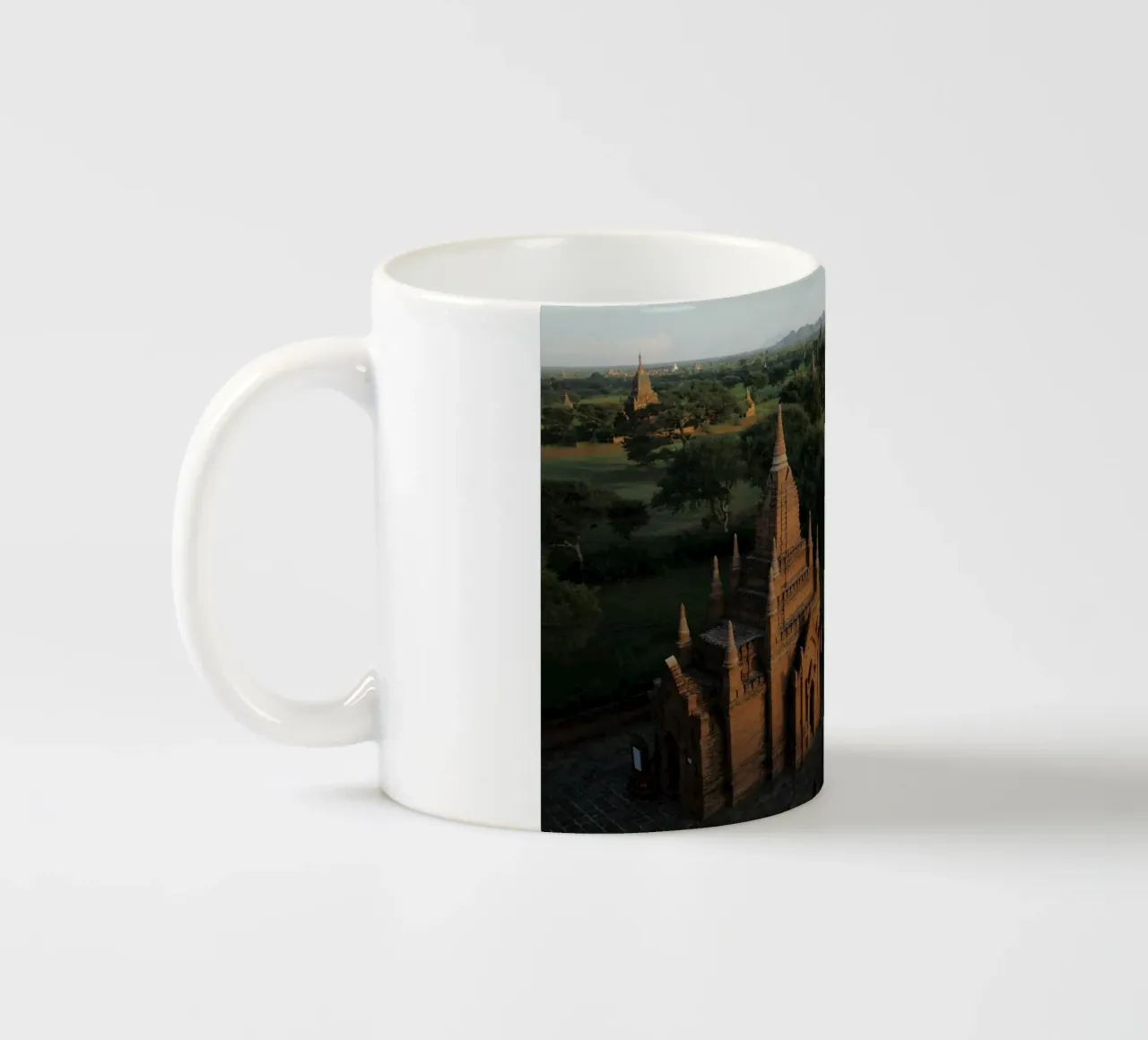Myanmar, complesso di templi di Bagan tazza in ceramica da Simon Koy