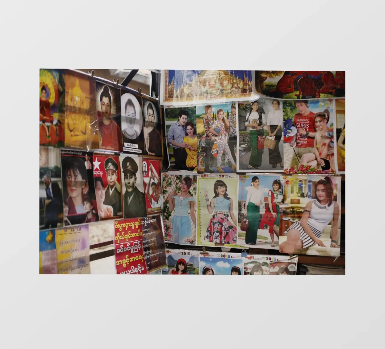 Manifesti in Myanmar telo in pvc da Simon Koy