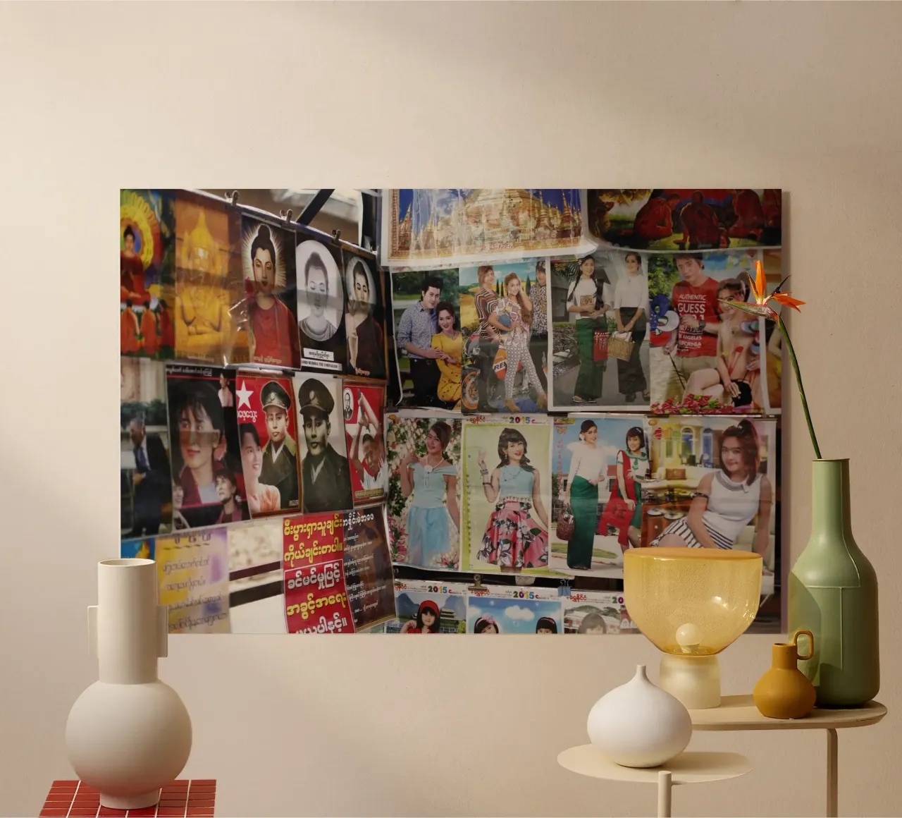 Manifesti in Myanmar plexiglass da Simon Koy