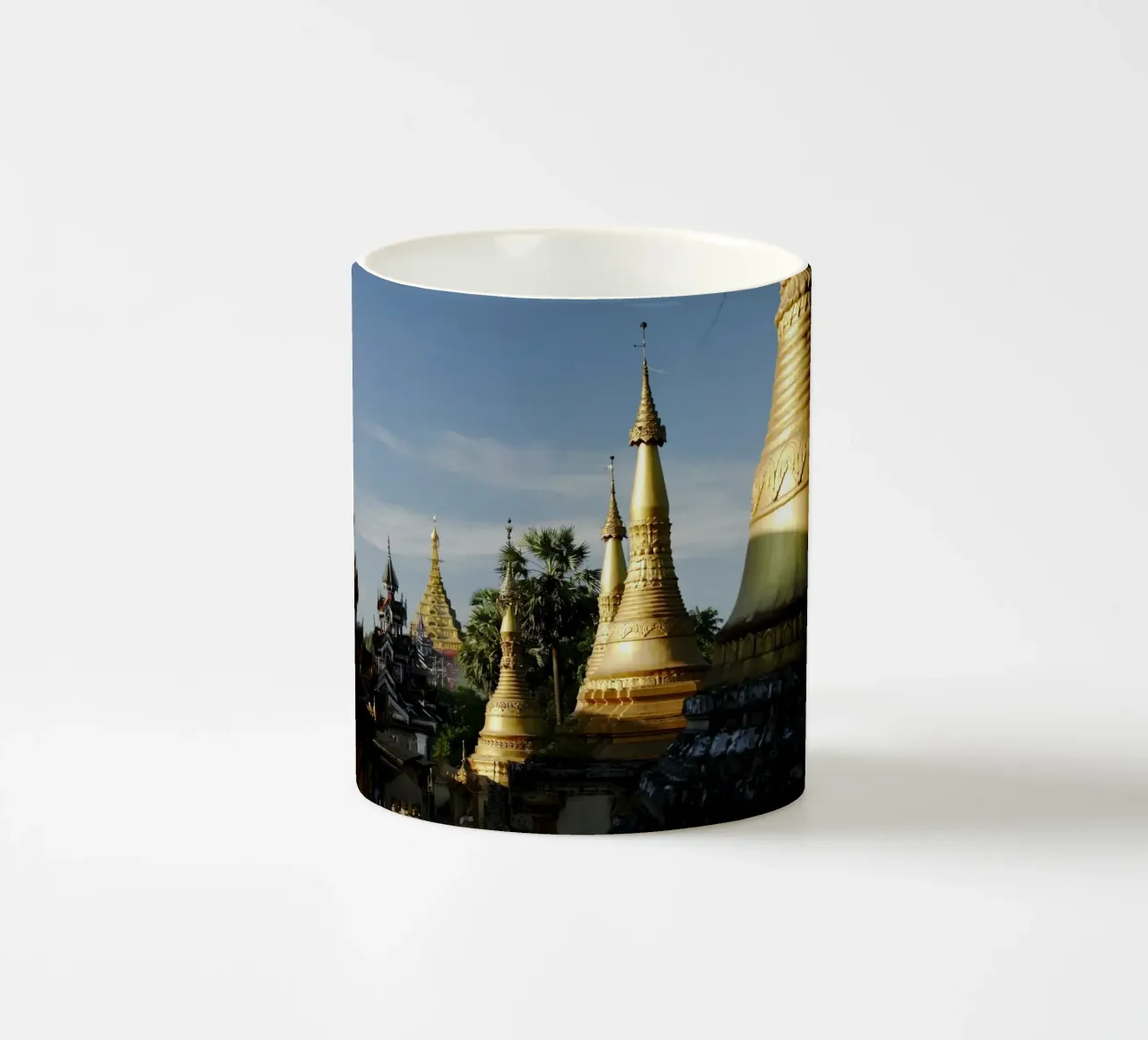 Mawlamyine, Myanmar tazza in ceramica da Simon Koy