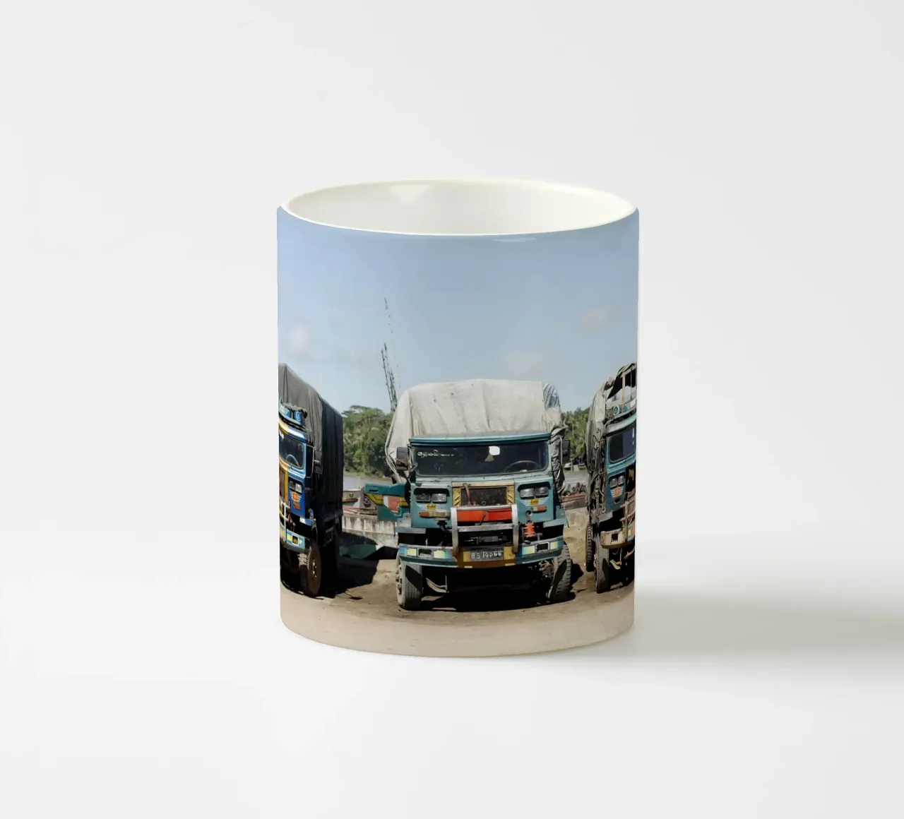 Auto in Myanmar tazza in ceramica da Simon Koy