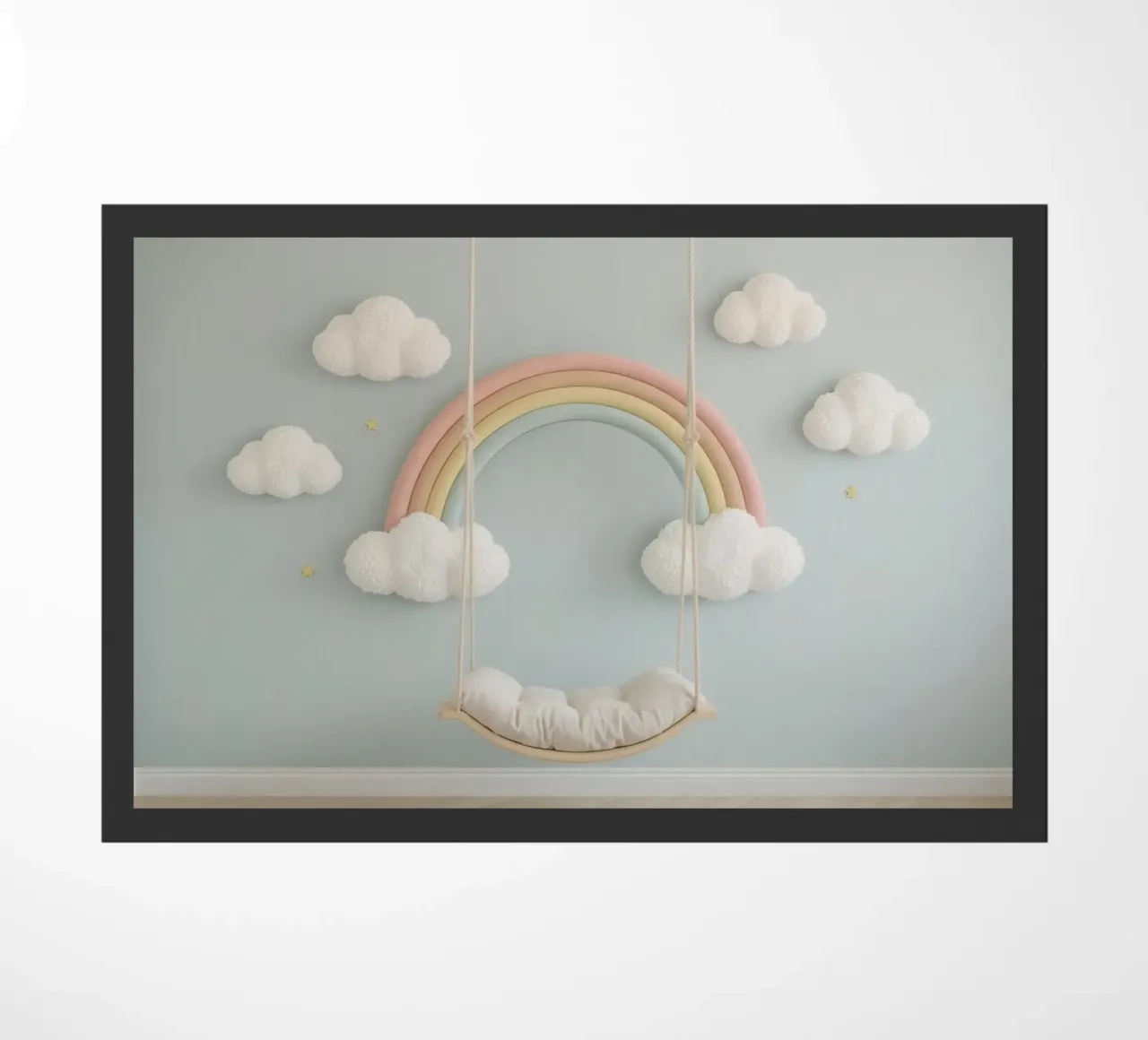 Decorazione per la camera dei bambini con nuvole arcobaleno e altalena zerbino da DesignDoodle