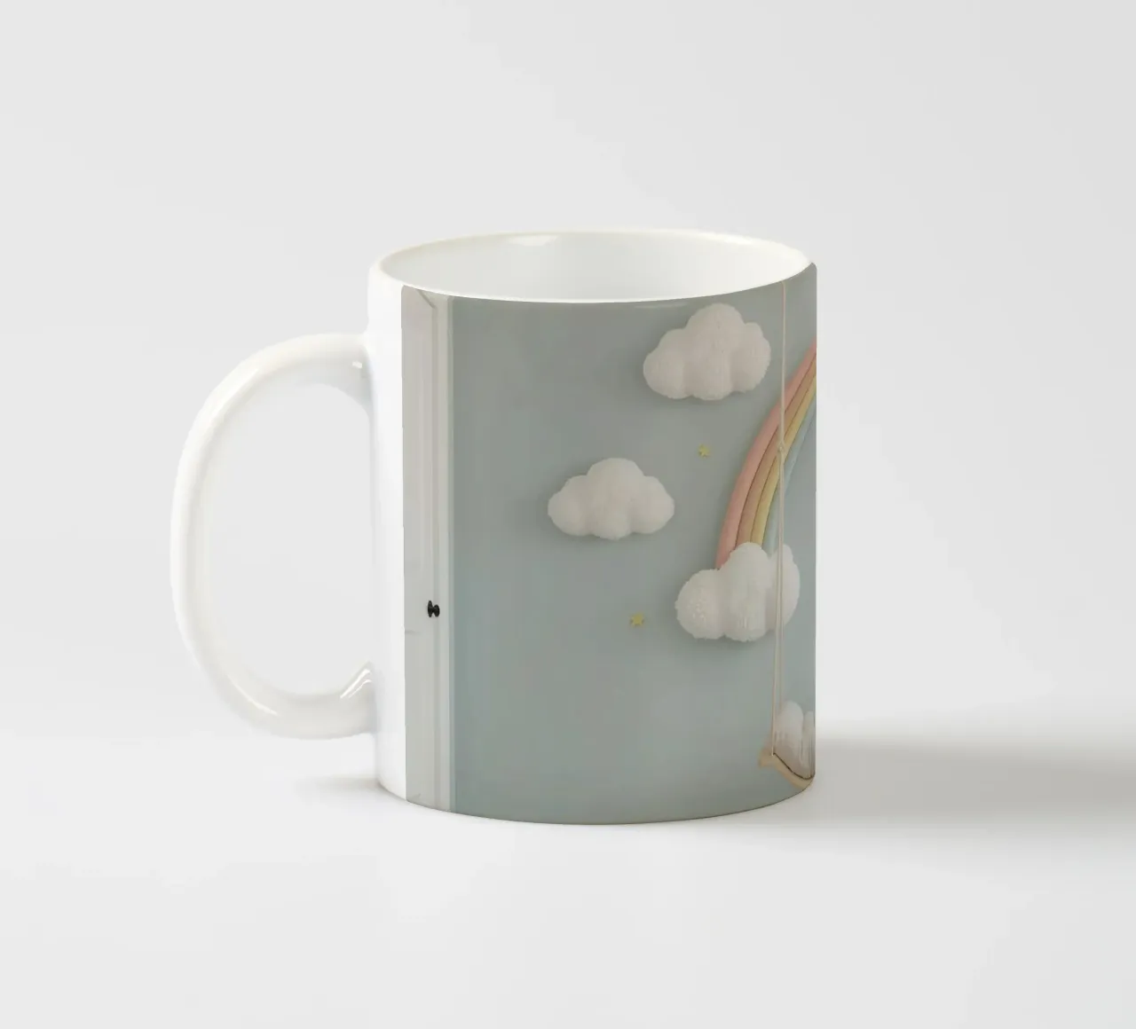 Decorazione per la camera dei bambini con nuvole arcobaleno e altalena tazza in ceramica da DesignDoodle