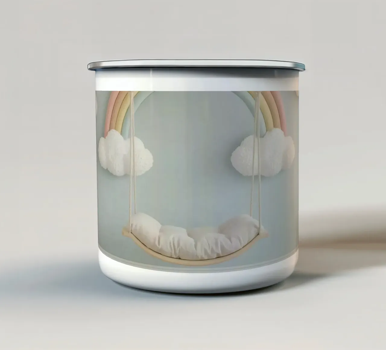 Decorazione per la camera dei bambini con nuvole arcobaleno e altalena tazza in smalto da DesignDoodle