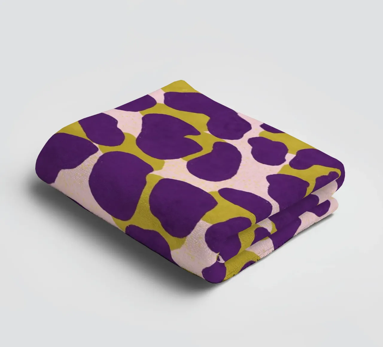 Imprimé léopard dans les couleurs d'automne violet et vert pomme serviette de bain de CalliLetters