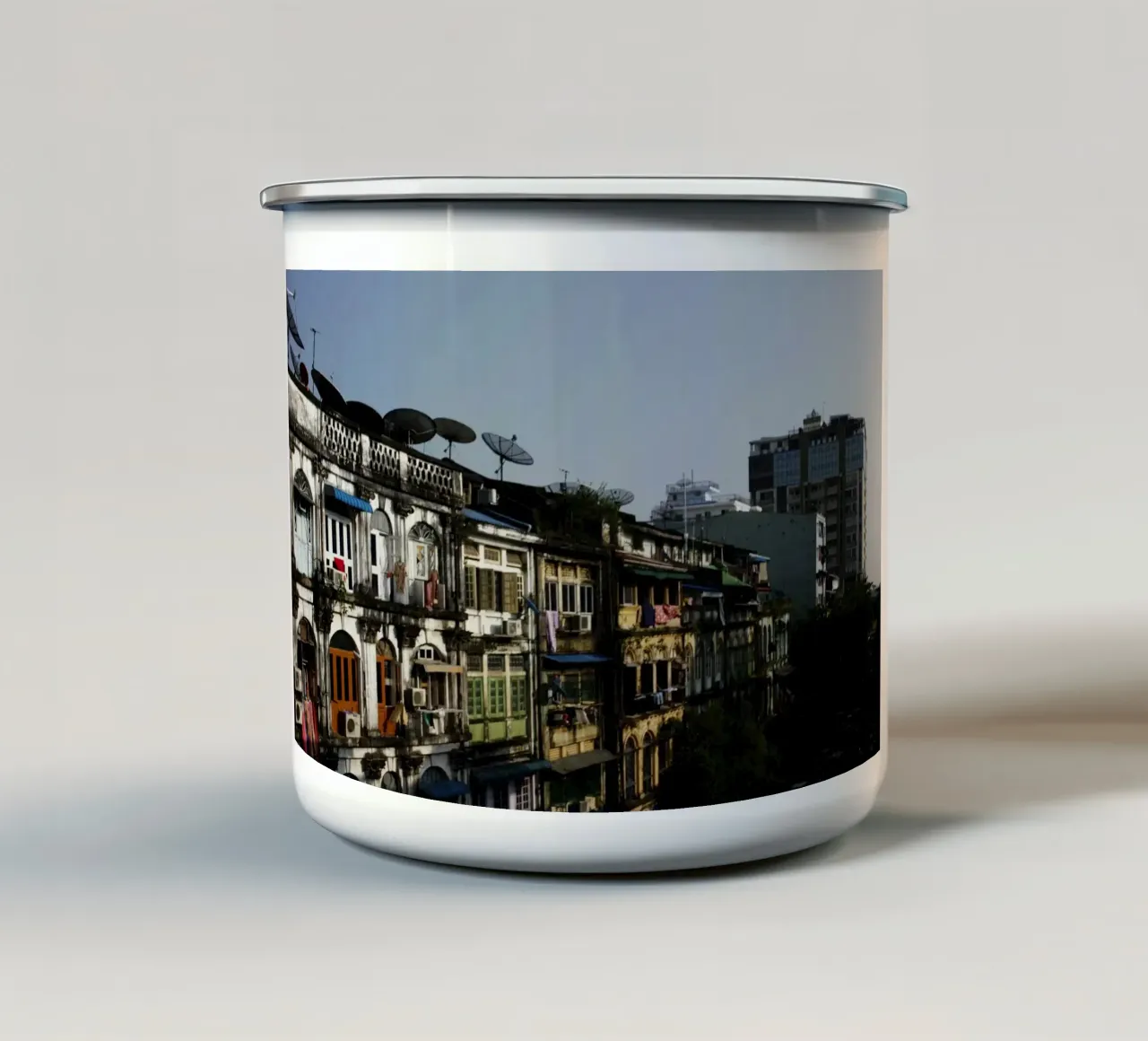Yanggon, Myanmar tazza in smalto da Simon Koy
