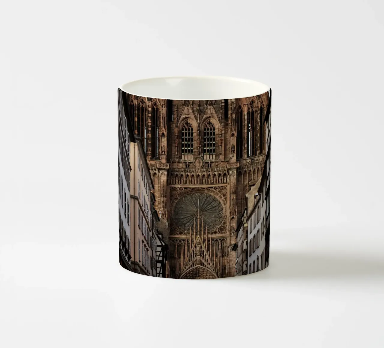 Strasburgo, Francia tazza in ceramica da Simon Koy