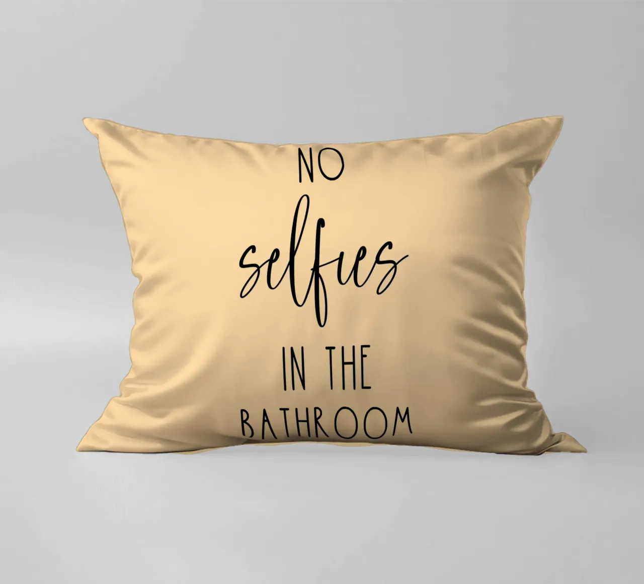 Niente selfie in bagno cuscino da Shark Printables
