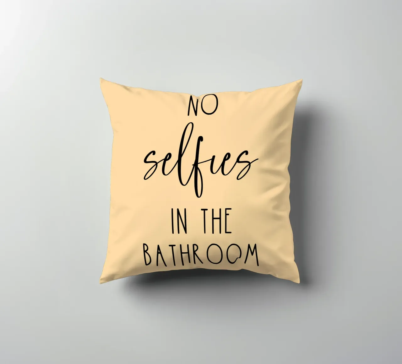 Niente selfie in bagno cuscino da Shark Printables
