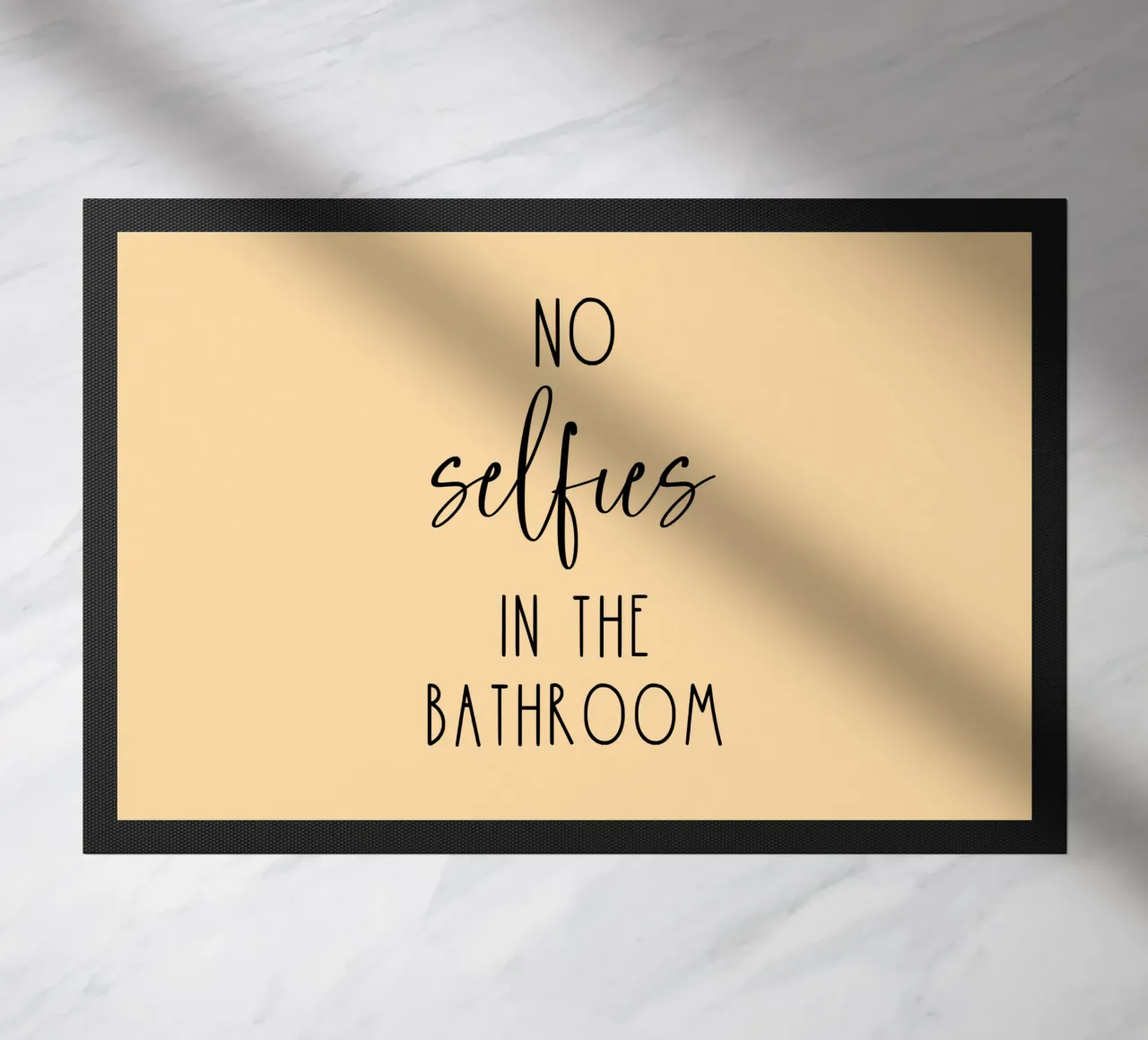 Niente selfie in bagno zerbino da Shark Printables